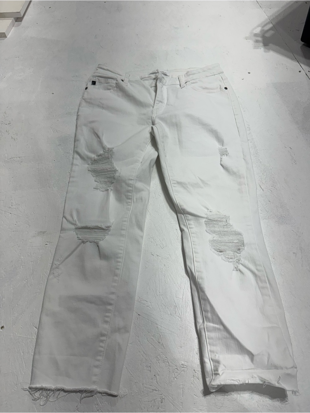 3 pair of white jeans